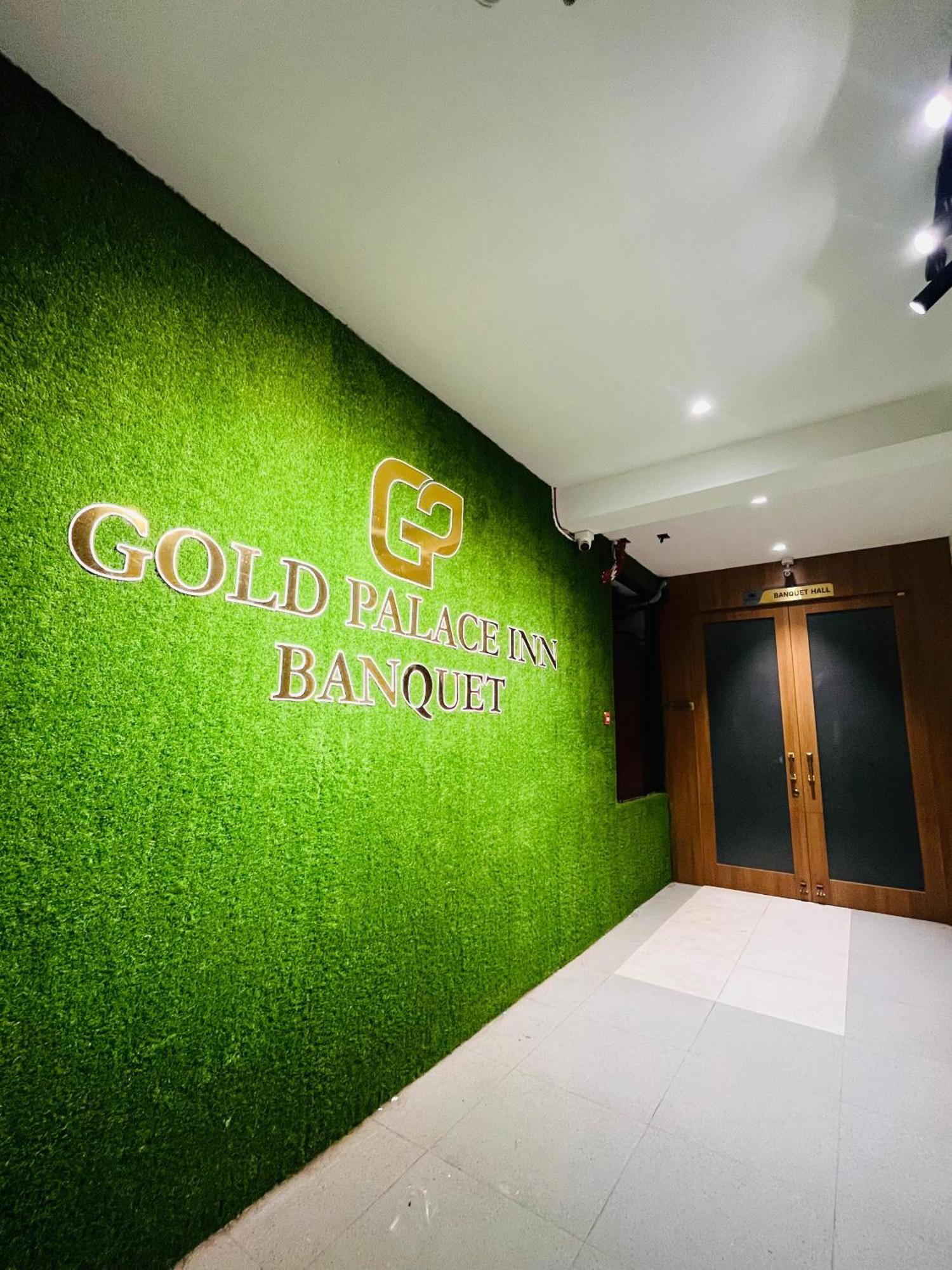 Hotel Gold Palace Inn Surat Esterno foto