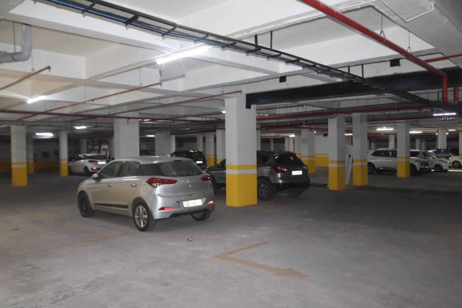 Hotel Gold Palace Inn Surat Esterno foto